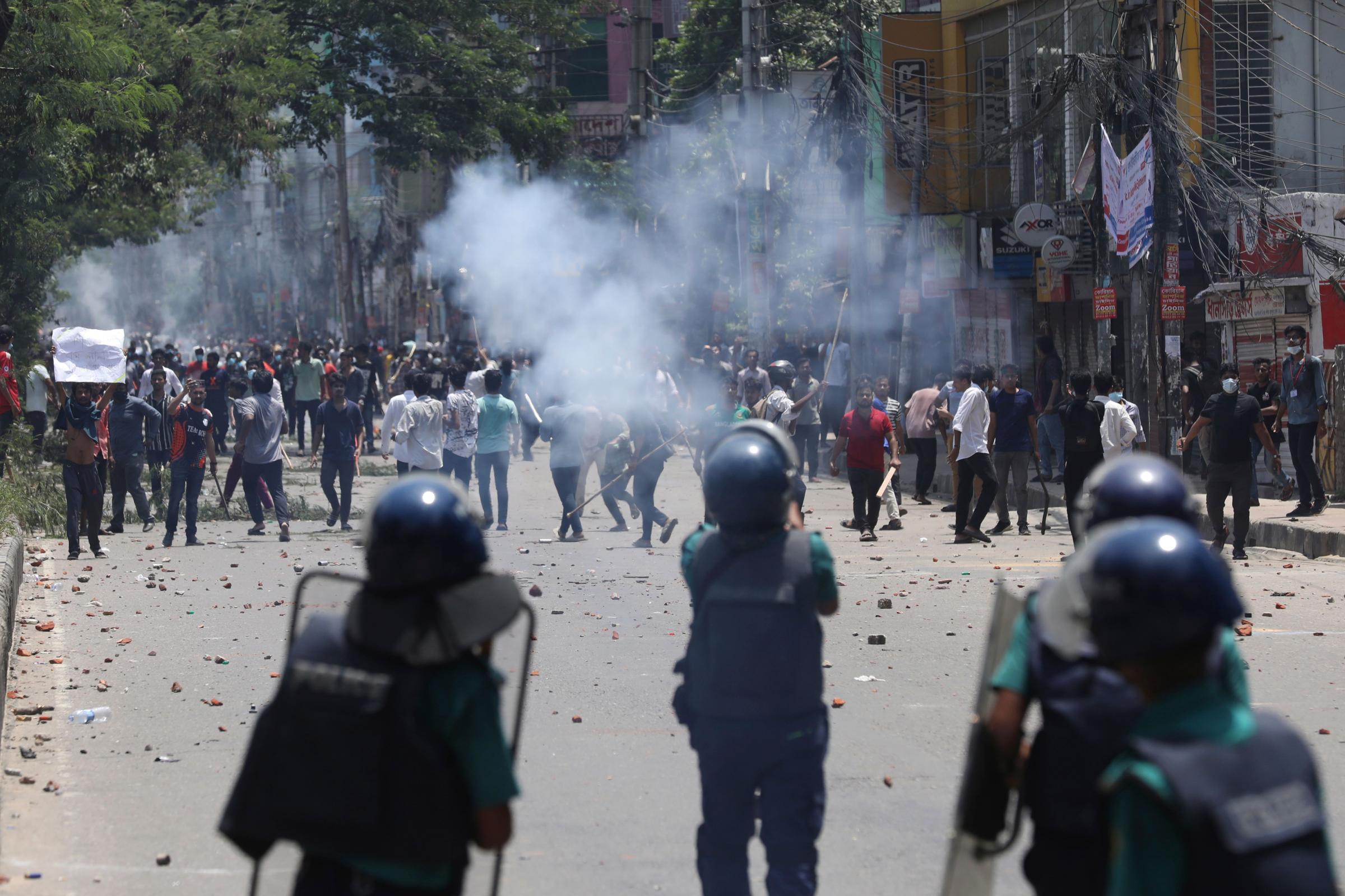 The Police Reform Commission suggests amendments to 22 laws and seeks limitations on the use of power.
